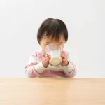 Perlukah Memberikan Susu Khusus untuk Otak Anak